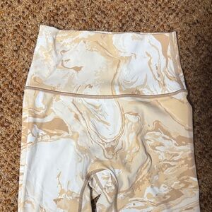 NWOT - Aerie Offline - Size XS Leggings - Cream and White Marble
